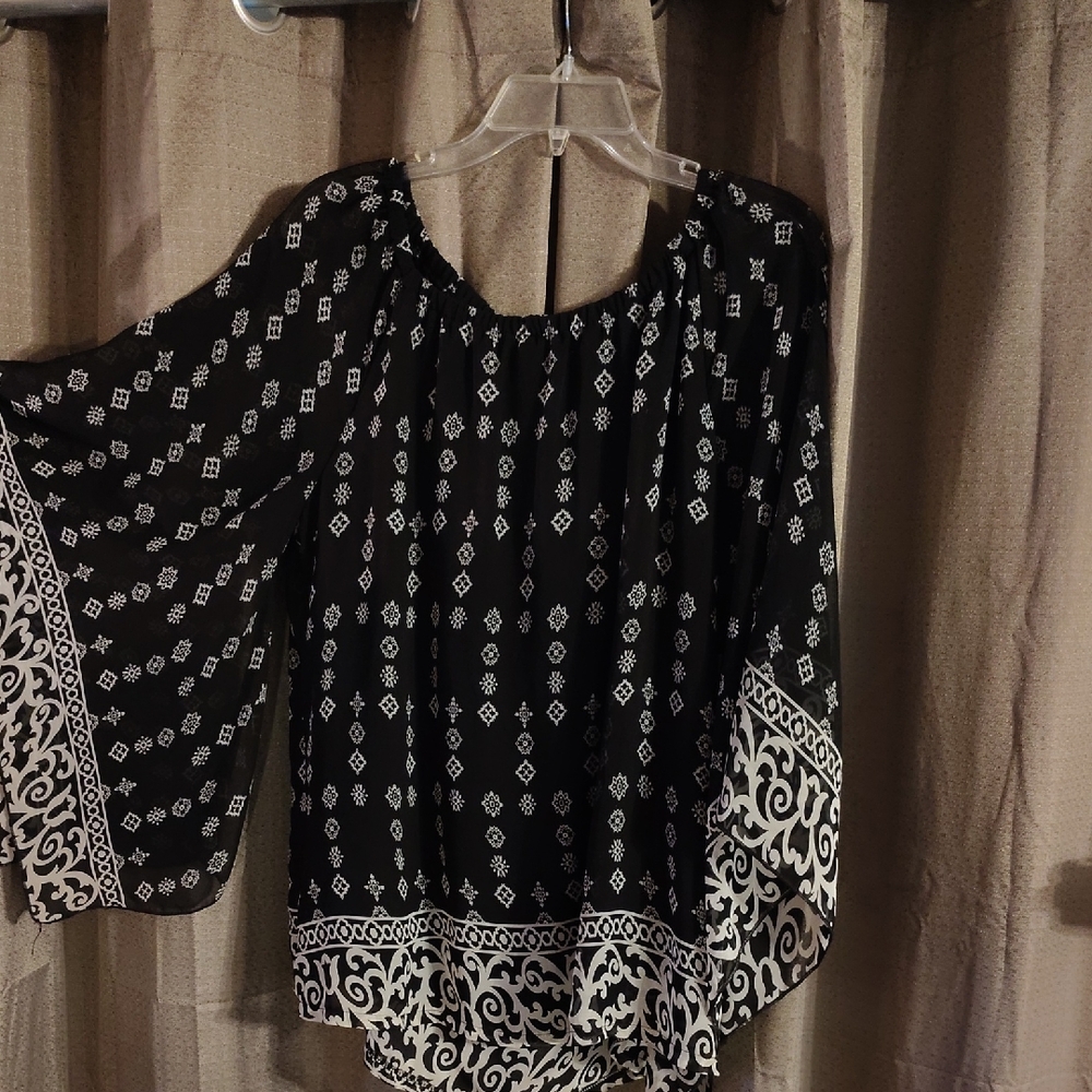 Wrangler Elegant Black and White Blouse